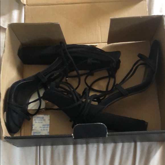 FashionNova Heels - Picture 2 of 6